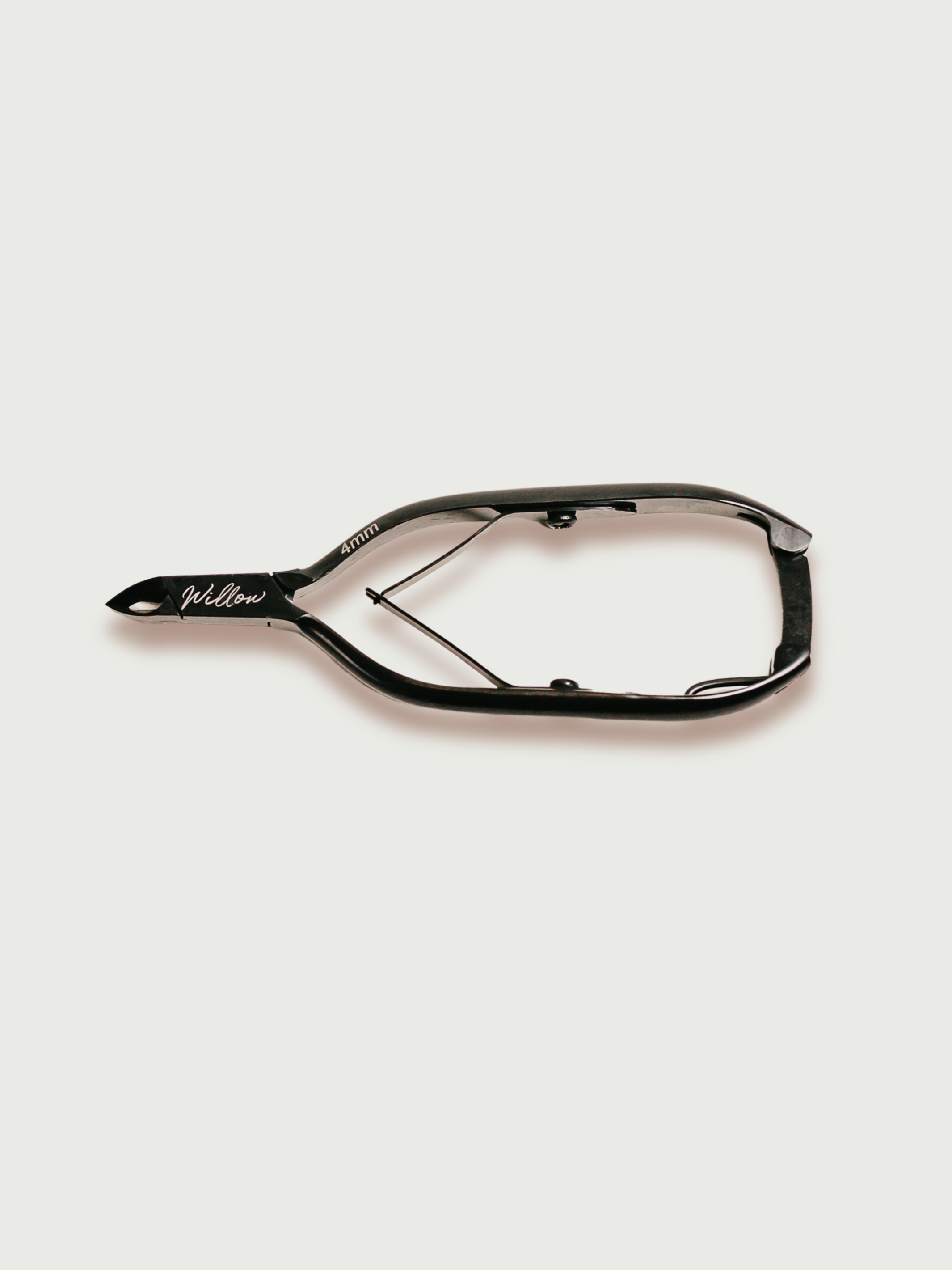 black cuticle nippers